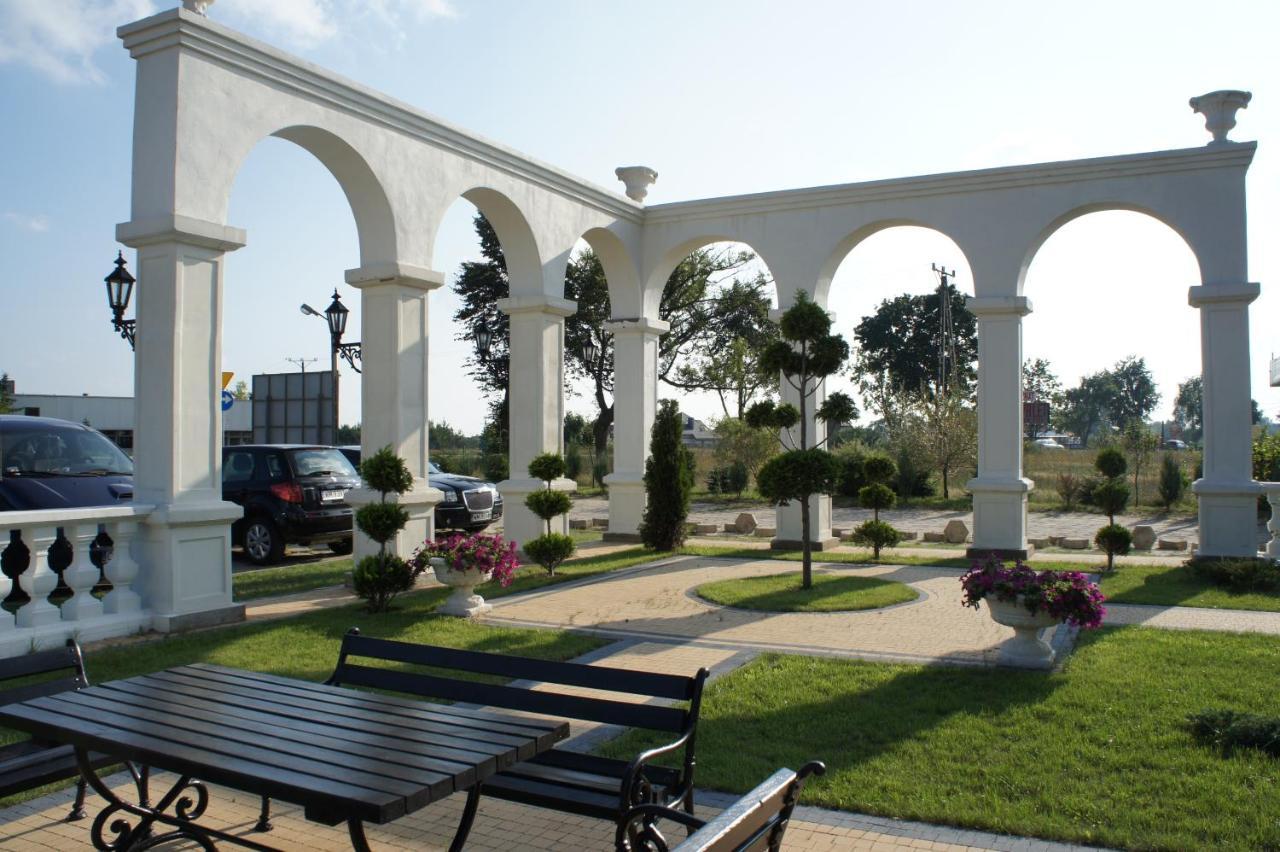 Villa Demetrios Kaluszyn  Bagian luar foto